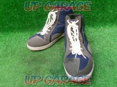Size 25.5cm
SIERRA
DESIGNS
SD5009
Side zip high cut sports shoes
NAVY