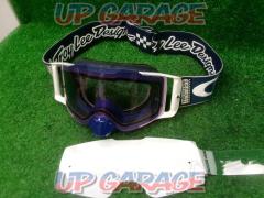 OAKLEY
Off-road goggles
Troy
Lee
Designs