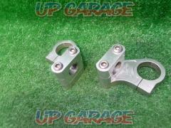 Unknown Manufacturer
Bar handle kit
Silver
Handle diameter Φ22.2
Fork clamp diameter Φ35