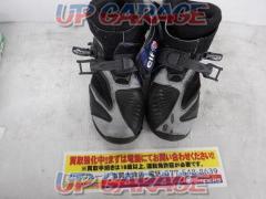 elf
synthese14
EL014
Riding shoes