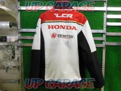 CLINTONHONDA
Team
LCR
Official jacket
Signed by Takaaki Nakagami
Size: XL