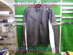 DAINESE×DUCATI
Single Leather Jacket
Black / White
Size: 4XL (customer declared)