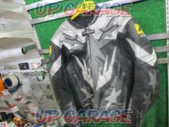 RSTaichiBLAST
VEGAS
EVO
Punching leather jacket
Single leather jacket
Black / Silver
Size: L