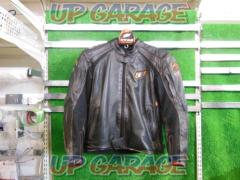 HYODST-X
LEATHER
[SPEED-iD
D3O]
Single leather jacket
Black & Orange Stitch
Size: M
Product number: HSL510DT