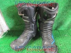 Alpinestars SMX-6
V2
Racing boots
Black / Blue
Size: 27.5cm