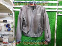 PHENIXWAYNE
GARDNER
Spring/Autumn Mesh Jacket
Silver gray
Size: L
Product code: GR41511