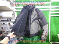 GOLDWIN Winter Jacket
Size: L
Black / olive green
Part number: GSM2555