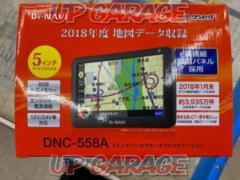 Di · NAVI
DNC-558A
5 inches Seg portable navigation
Portable navigation
Seg
En Place