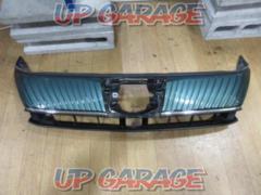 TOYOTA 60 series Harrier
Late genuine grill