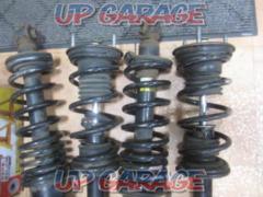 RS-R
Ti2000
Down suspension
18 Crown (2WD) spring only