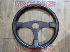 Unknown Manufacturer
black
Leather steering wheel