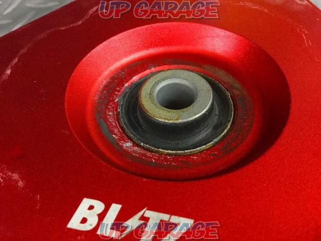 BLITZ DAMPER ZZ-R フロントアッパーマウントのみ 30系アルファードから取り外し-09