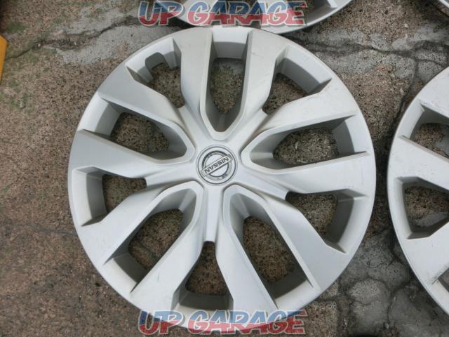 Genuine Nissan (NISSAN) T32 X-Trail genuine
Wheel cap
40315
4GA 0 B
4CE0C
For 17 inches-03
