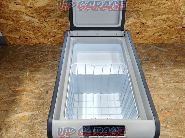 DOME
Portable 2-way Compressor
freezer
Refrigerator
Product code: CFX3
35-03