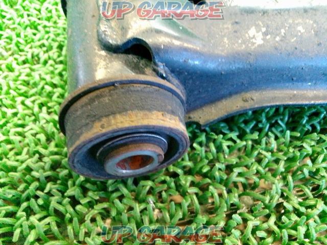 Nissan genuine
R32
Skyline
Front upper link
Right and left-04