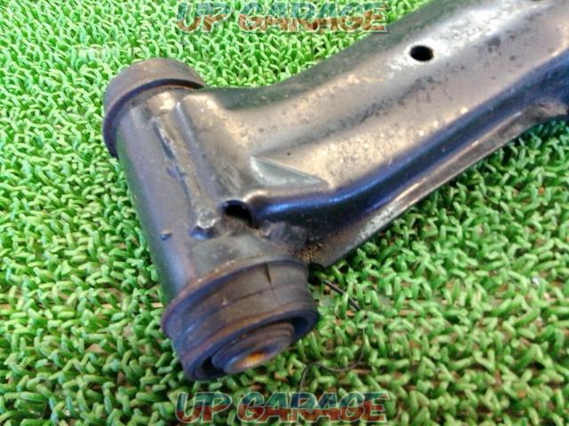 Nissan genuine
R32
Skyline
Front upper link
Right and left-06