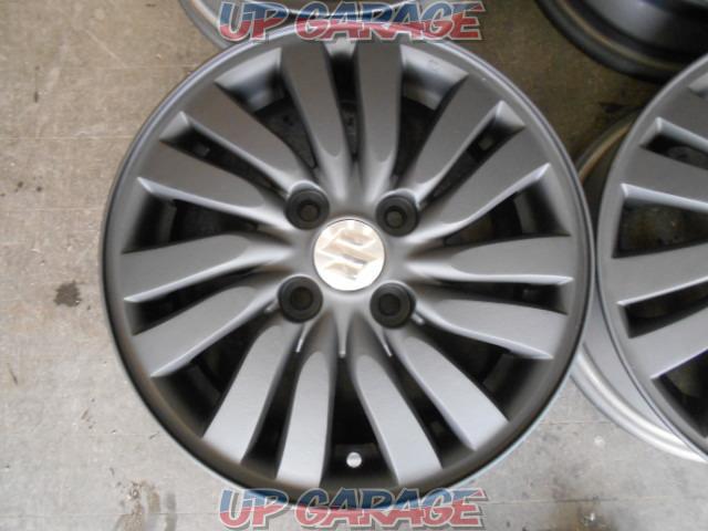 Reduced price original paint wheels Suzuki genuine
Solio
aluminum foil!!!-09
