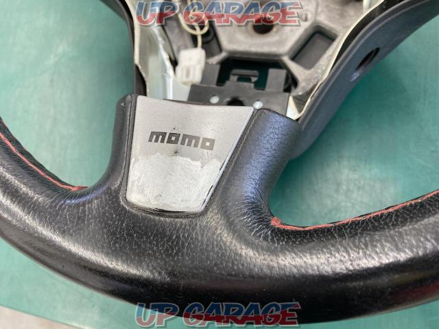 Nissan
E51
Elgrand
Genuine option
MOMO
Leather steering wheel-02