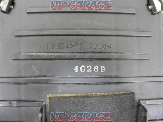 HONDACB400SF
VTEC
SPECⅢ
NC39
Air cleaner box
Spec 3-04