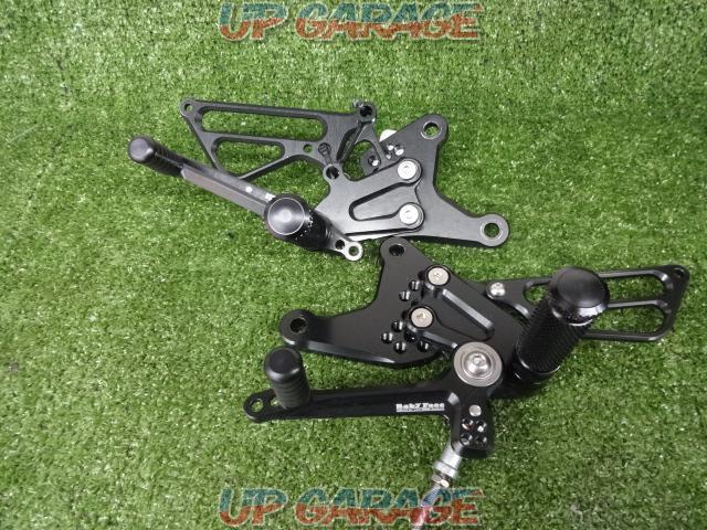 BABYFACE
Step back
Left and right
(ZX-6R/ZX6RABS)
Product number:002-K038-04
