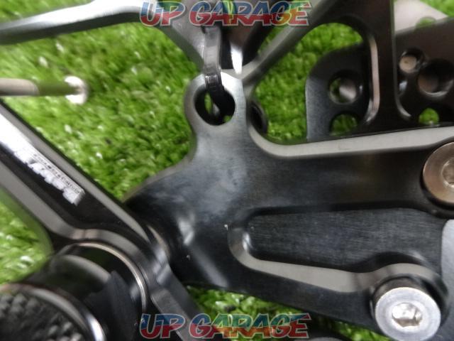 BABYFACE
Step back
Left and right
(ZX-6R/ZX6RABS)
Product number:002-K038-05