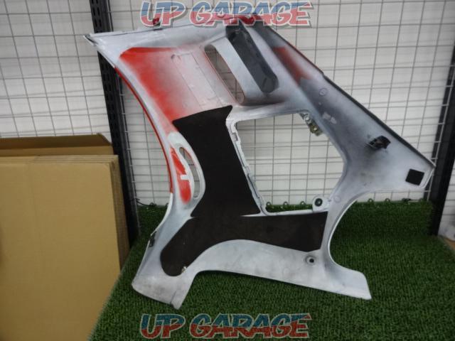 HONDA
CBR125R (model year unknown)
Genuine side cowl
Right and left-02