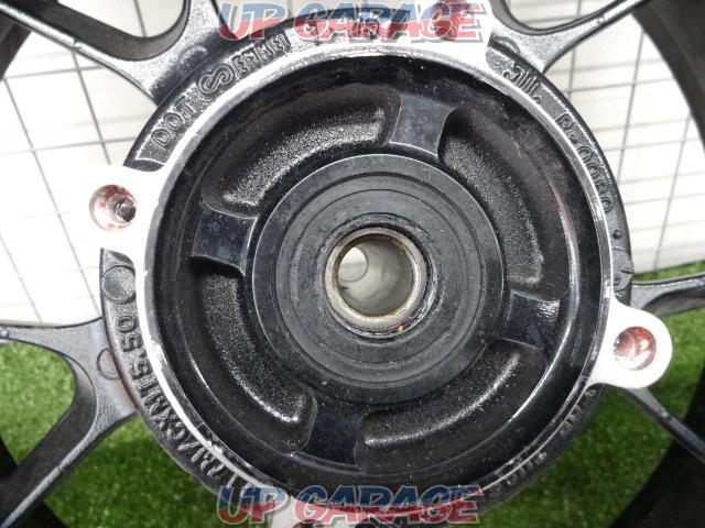 [KAWASAKI]
Rear wheel
ZRX1200DEAG (year unknown)-04