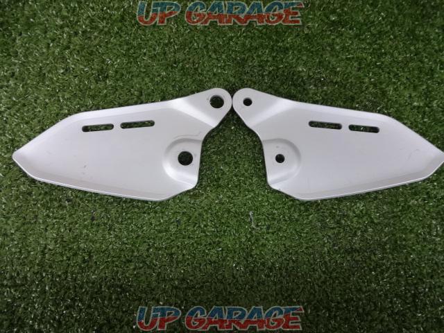 [KAWASAKI]
Heel guard
Z900RS (year unknown)
Genuine
Right and left-04