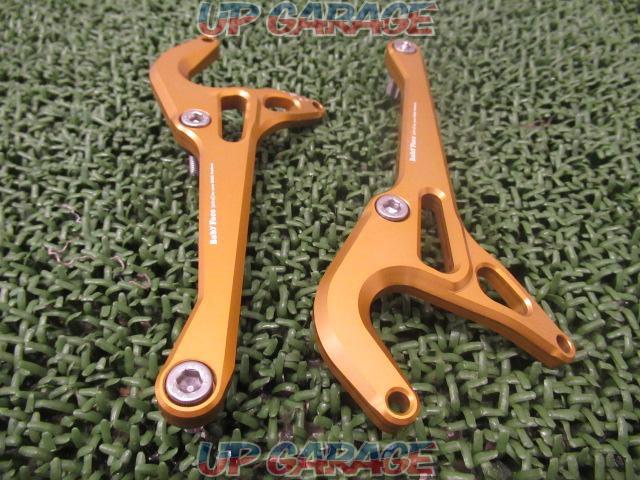 Baby
Face (Babyface)
Swing arm stand hook
V type
YZF-R1 ('15 -)
005-Y0007-02