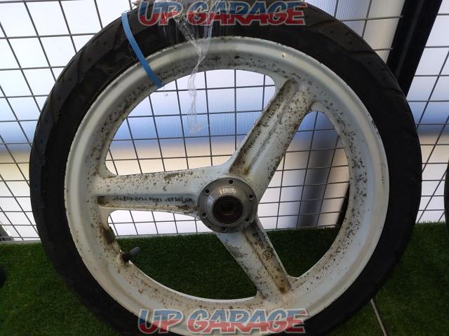 Honda
Wheel front and back set
Stamped 95N
96N
With tire
It seems to be compatible with NSR250-02