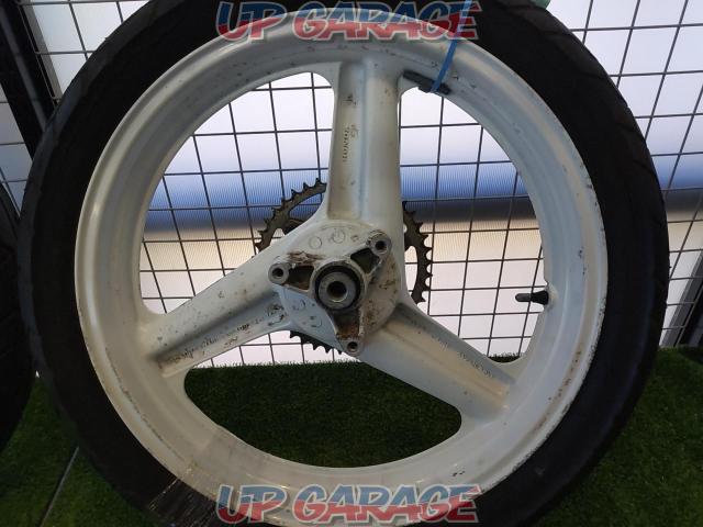 Honda
Wheel front and back set
Stamped 95N
96N
With tire
It seems to be compatible with NSR250-08