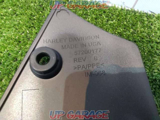 Harley-Davidson
57200177
Genuine
Side
Cover
Right
IM-068-05
