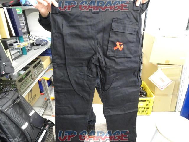 AKRAPOVIC
Akrapovič
Cargo pants
Size: 54
(Waist 108cm x Hips 118cm)-02