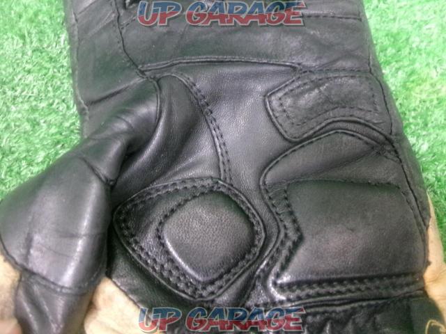 Size unknown (probably around M)
)
FREE × FREE
Leather Winter Gloves-05