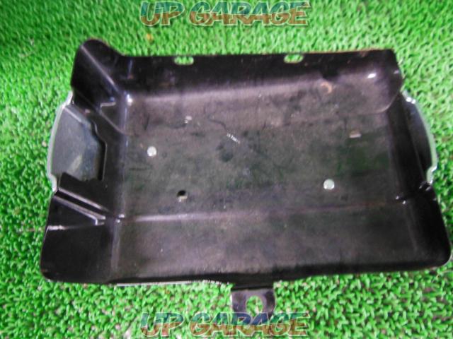 Harley
Davidson (Harley Davidson)
Genuine
Battery cover
FXDWG (year unknown) removed-07