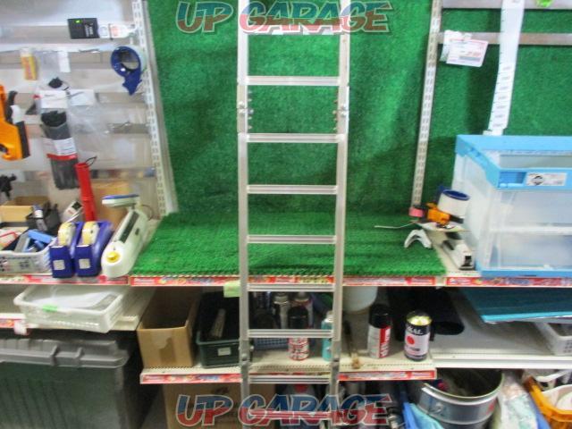 Unknown Manufacturer
Aluminum ladder
Tri-fold type
Total length 180cm width 25cm-04