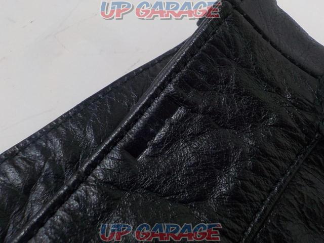 Further discounts !!
STRAIGHT (Straight)
Leather pants
Size: LL-07