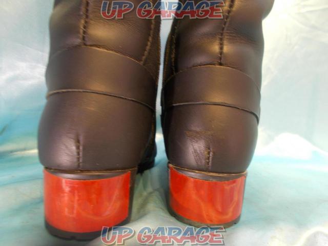 Price cut
Size: Ladies 36 (about 23.5cm)
FORMA
IVORY
Boots
Genuine leather-06