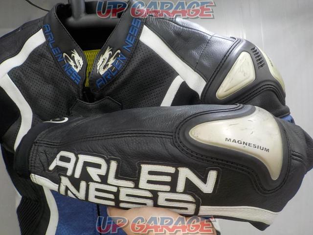 ARLENNESS
Racing suits
Blue/Black/White Price Reduced-04