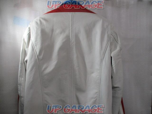BMW
Motor sports
Heritage leather jacket
(U05330)-07