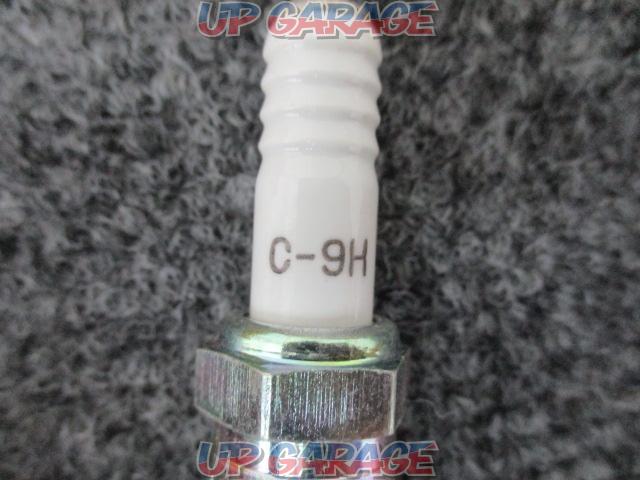 NGK
Spark plug
C-9H-03