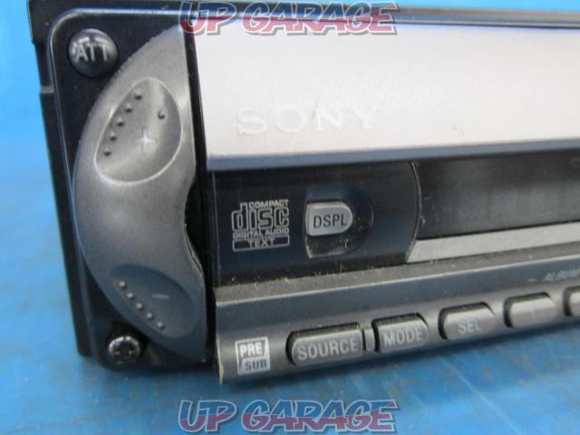 SONY
CDX-R3300
CD tuner-02