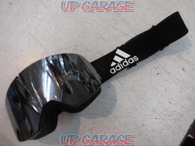 Adidas
MX goggles
One-size-fits-all special price! Significant price reduction from March 2024!-03