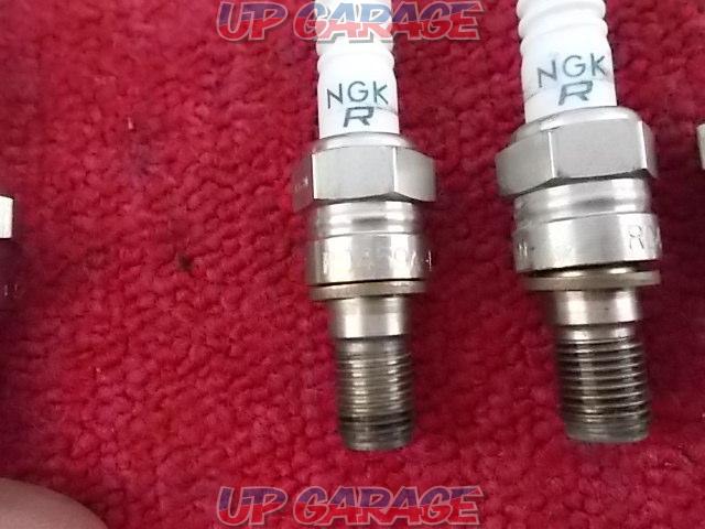 Translation
NGK
R0459A-10 Racing plug
4 pieces set-04