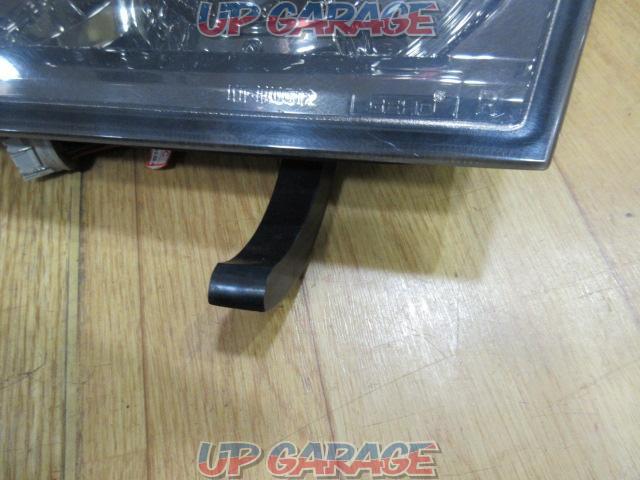 TYC
Body side tail lens
&
GEHO
Trunk side tail lens
10 system Alphard
Previous period-03