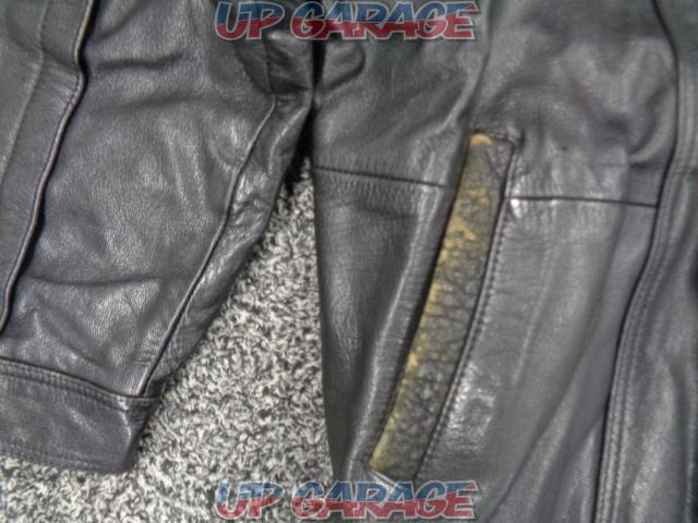 Unknown Manufacturer
Leather jacket-02