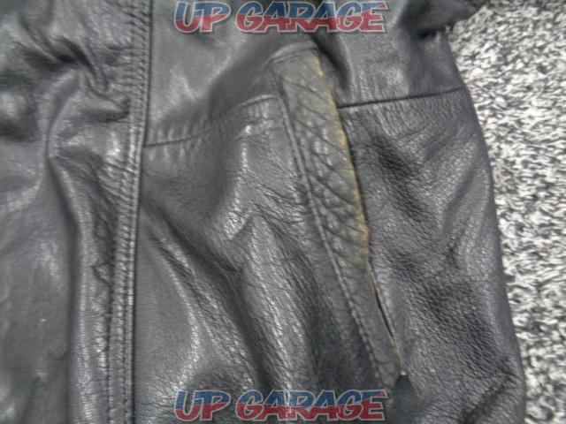 Unknown Manufacturer
Leather jacket-05