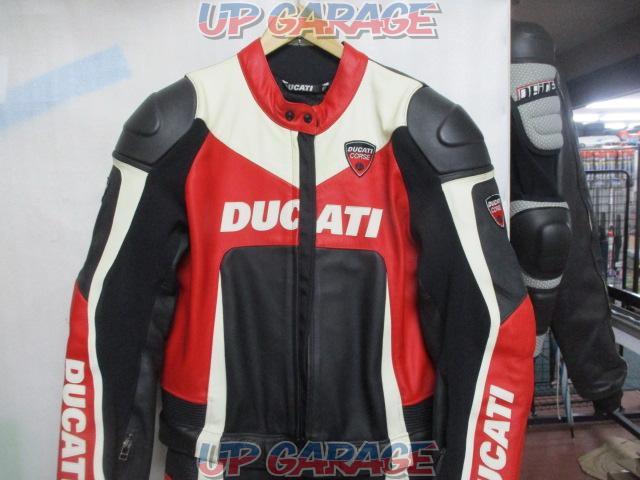 DAINESE
DUCATI
CORSE
Racing suits
Two-piece
(V03873)-02