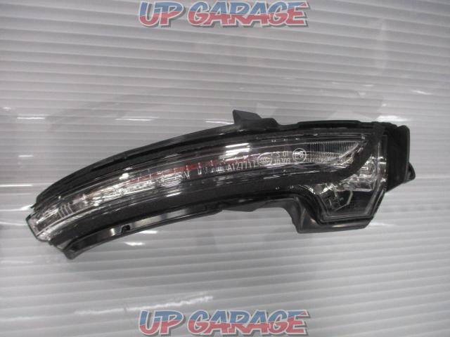 Nissan Genuine Note / E13 Door Mirror Turn Signal Lens / Turn Signal Lamp
Right and left
2 split-03