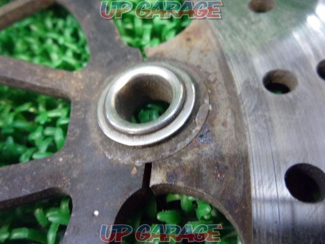 Unknown Manufacturer
Model unknown
Disc rotor left and right set approx. 300 mm
An inner diameter of about 64㎜
Bolt diameter of 10 mm
Offset about 9mm
Thickness remaining about 4.1 mm
Inner BK-05